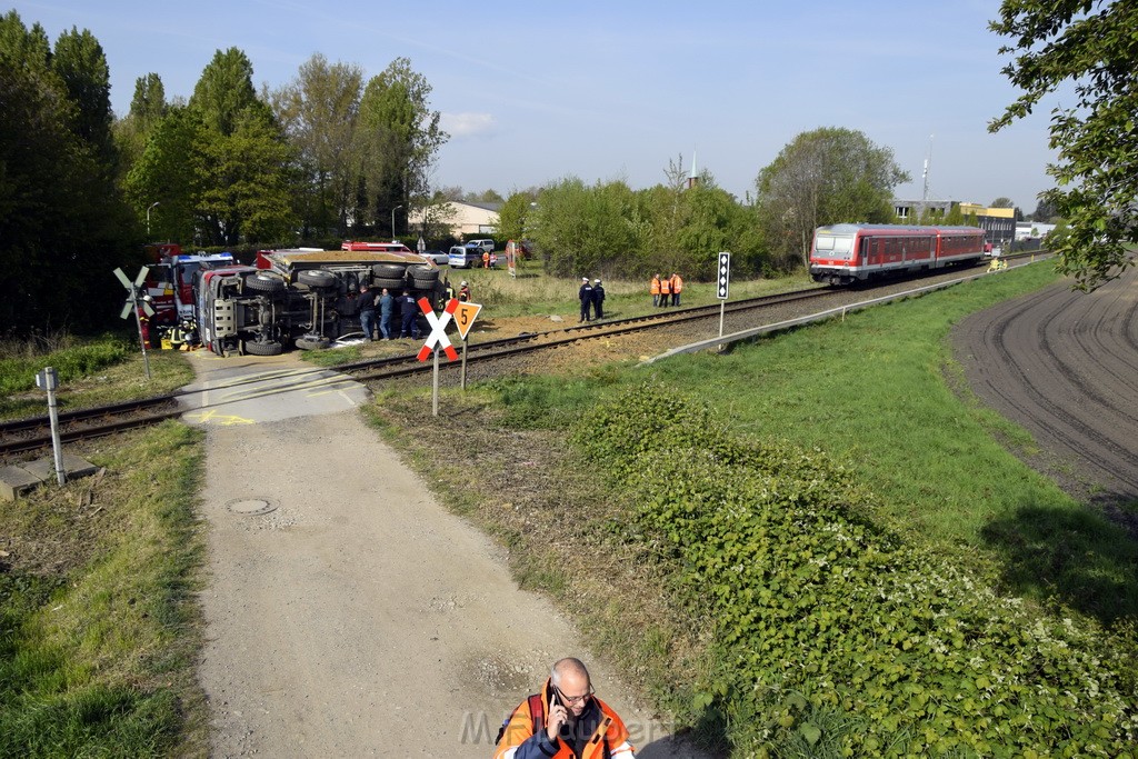 Schwerer VU LKW Zug Bergheim Kenten Koelnerstr P186.JPG - Miklos Laubert